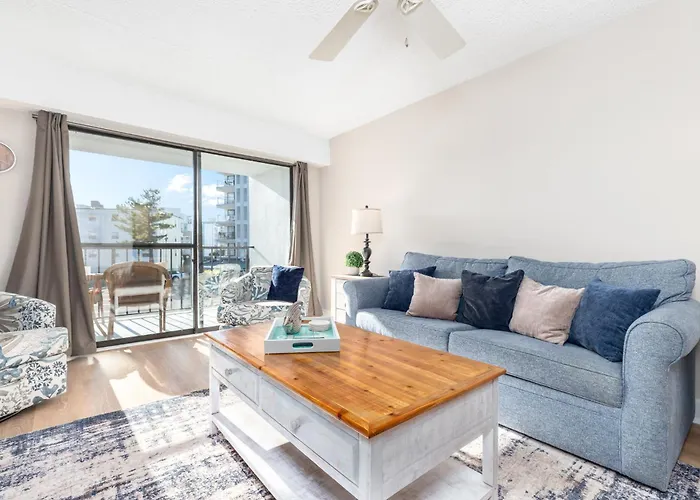 Modern 1br Oasis With Pool & Easy Access Holiday home *