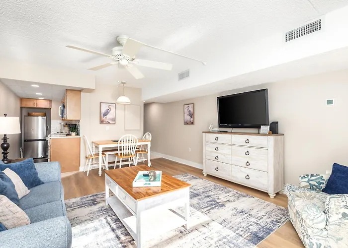 Holiday home Modern 1br Oasis With Pool & Easy Access
